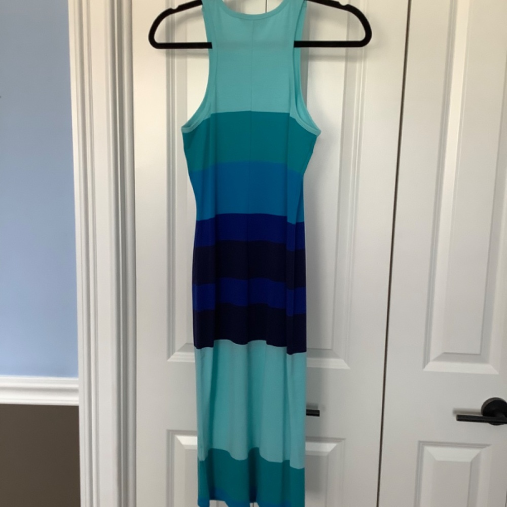 Express dress - Picture 3 of 4